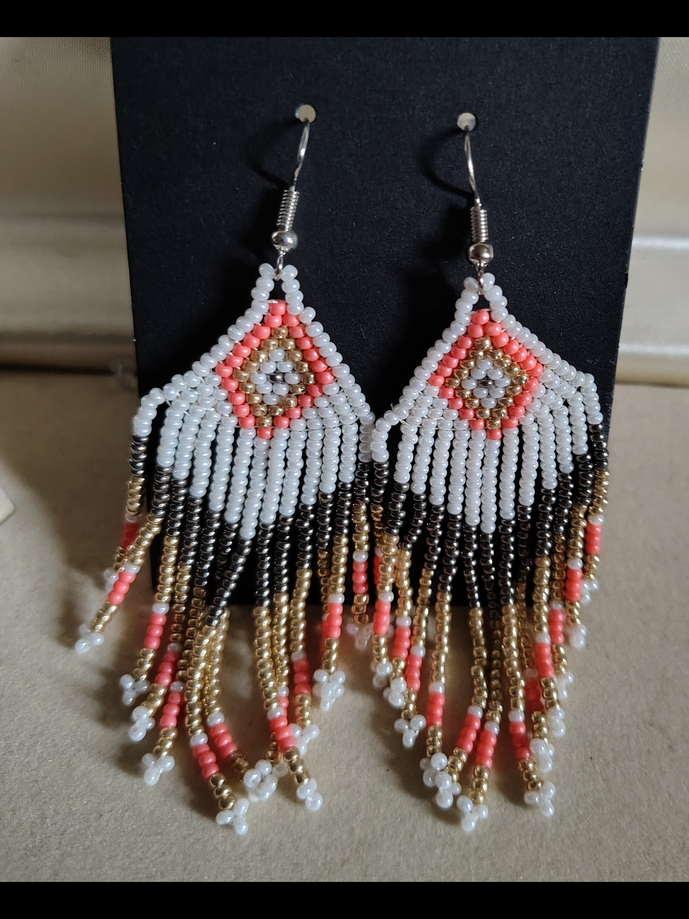 🚨New Handmade Coral & White Seed Bead Fringe Earrings🚨